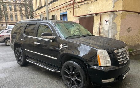 Cadillac Escalade III, 2010 год, 1 700 000 рублей, 1 фотография