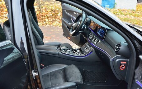 Mercedes-Benz E-Класс, 2019 год, 2 750 000 рублей, 10 фотография