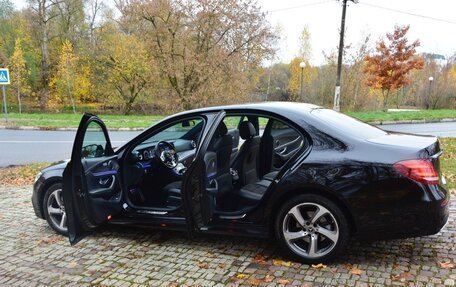 Mercedes-Benz E-Класс, 2019 год, 2 750 000 рублей, 13 фотография