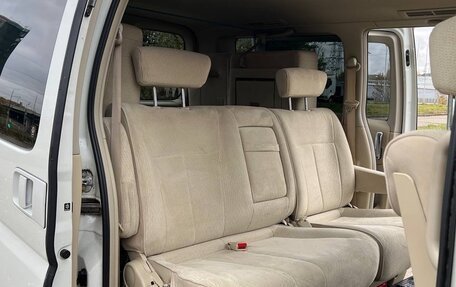 Nissan Elgrand III, 2005 год, 1 200 000 рублей, 3 фотография