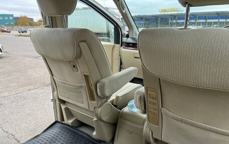 Nissan Elgrand III, 2005 год, 1 200 000 рублей, 4 фотография