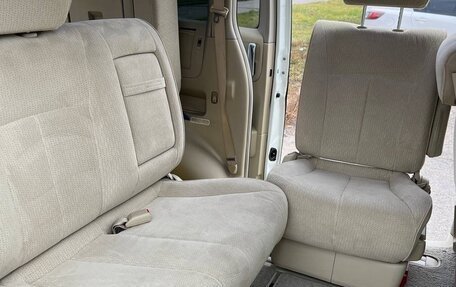 Nissan Elgrand III, 2005 год, 1 200 000 рублей, 10 фотография