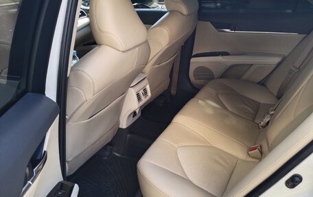 Toyota Camry, 2019 год, 3 150 000 рублей, 4 фотография