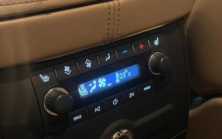 Cadillac Escalade III, 2010 год, 1 700 000 рублей, 16 фотография