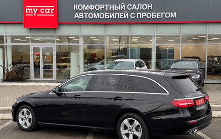 Mercedes-Benz E-Класс, 2020 год, 2 750 000 рублей, 6 фотография