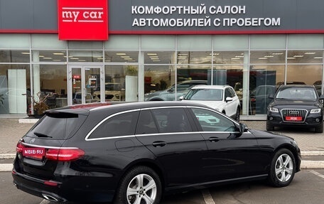 Mercedes-Benz E-Класс, 2020 год, 2 750 000 рублей, 4 фотография