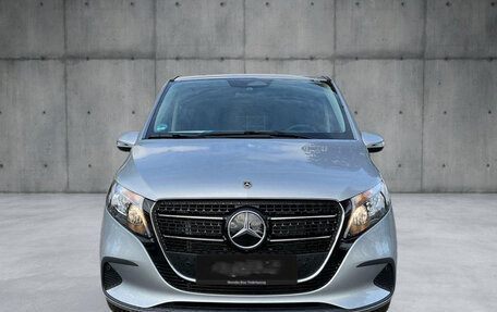 Mercedes-Benz V-Класс, 2024 год, 11 690 000 рублей, 2 фотография