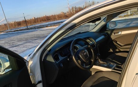Audi A4, 2011 год, 1 050 000 рублей, 16 фотография