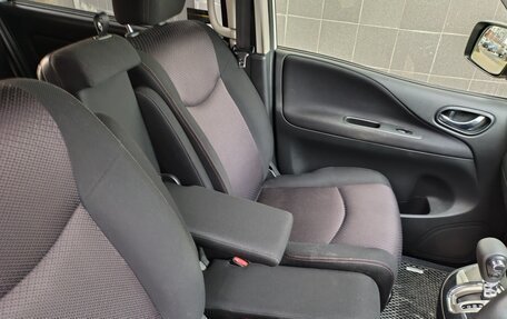 Nissan Serena IV, 2012 год, 1 315 000 рублей, 12 фотография