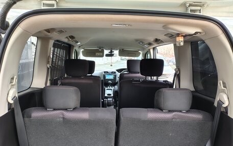 Nissan Serena IV, 2012 год, 1 315 000 рублей, 25 фотография