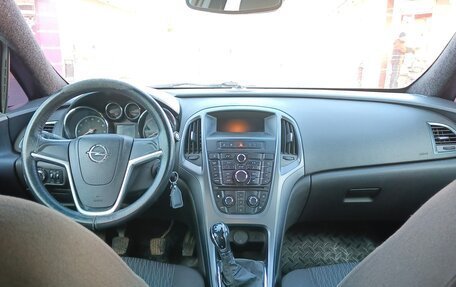 Opel Astra J, 2013 год, 600 000 рублей, 8 фотография