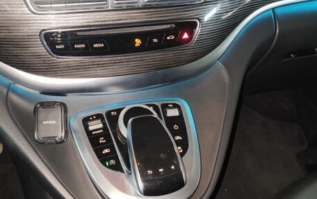 Mercedes-Benz V-Класс, 2019 год, 7 850 000 рублей, 8 фотография