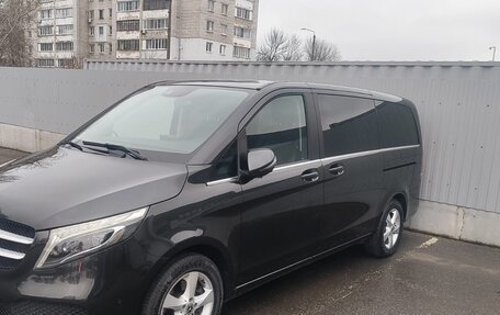 Mercedes-Benz V-Класс, 2019 год, 7 850 000 рублей, 3 фотография