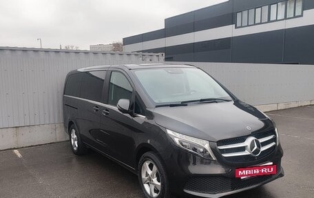 Mercedes-Benz V-Класс, 2019 год, 7 850 000 рублей, 2 фотография