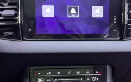 Skoda Karoq I, 2022 год, 1 854 000 рублей, 9 фотография