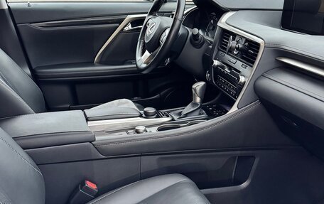 Lexus RX IV рестайлинг, 2019 год, 5 000 000 рублей, 20 фотография