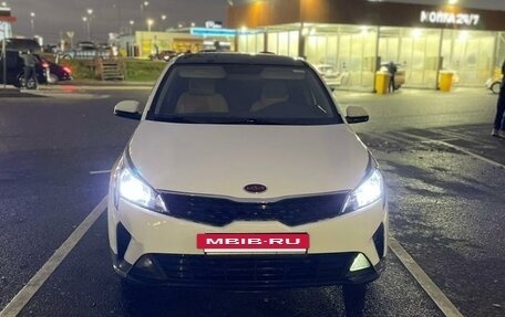 KIA Rio IV, 2018 год, 1 000 000 рублей, 3 фотография