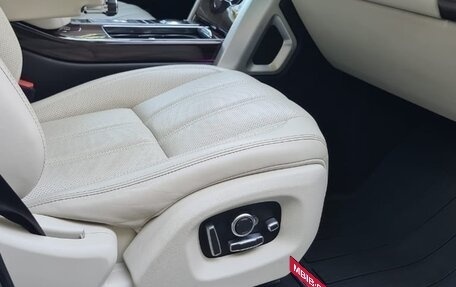 Land Rover Range Rover IV рестайлинг, 2016 год, 4 600 000 рублей, 17 фотография