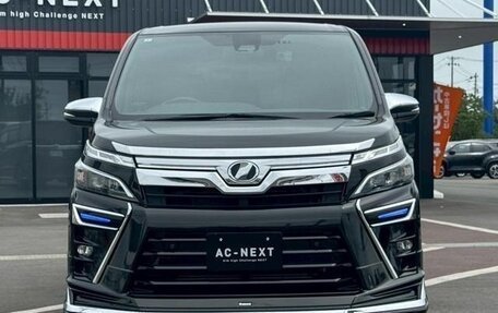 Toyota Voxy III, 2018 год, 2 650 000 рублей, 3 фотография