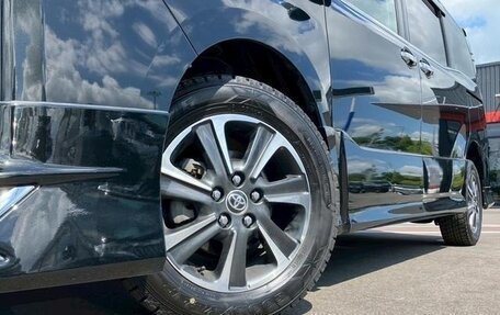 Toyota Voxy III, 2018 год, 2 650 000 рублей, 7 фотография