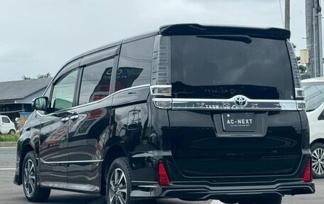 Toyota Voxy III, 2018 год, 2 650 000 рублей, 34 фотография