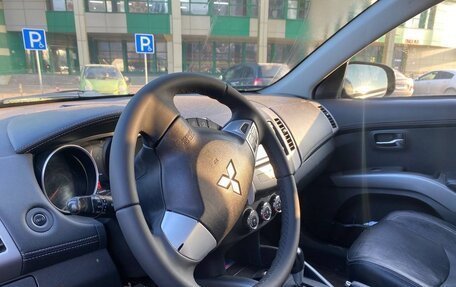 Mitsubishi Outlander III рестайлинг 3, 2011 год, 1 100 000 рублей, 9 фотография