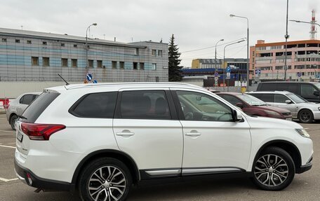 Mitsubishi Outlander III рестайлинг 3, 2015 год, 1 650 000 рублей, 6 фотография