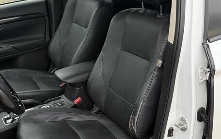 Mitsubishi Outlander III рестайлинг 3, 2015 год, 1 650 000 рублей, 13 фотография