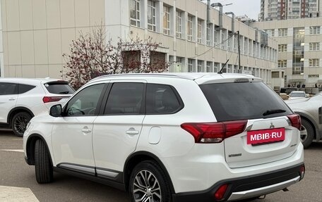 Mitsubishi Outlander III рестайлинг 3, 2015 год, 1 650 000 рублей, 3 фотография