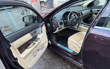 Jaguar XF I рестайлинг, 2013 год, 2 700 000 рублей, 16 фотография