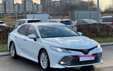 Toyota Camry, 2018 год, 2 100 000 рублей, 2 фотография
