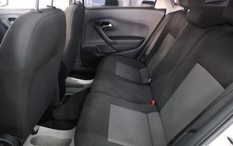 Volkswagen Polo VI (EU Market), 2011 год, 789 000 рублей, 16 фотография