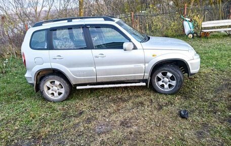 Chevrolet Niva I рестайлинг, 2010 год, 700 000 рублей, 2 фотография