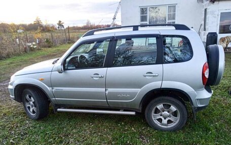 Chevrolet Niva I рестайлинг, 2010 год, 700 000 рублей, 4 фотография