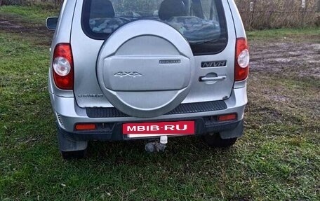 Chevrolet Niva I рестайлинг, 2010 год, 700 000 рублей, 3 фотография