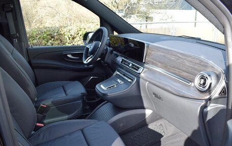 Mercedes-Benz V-Класс, 2025 год, 14 990 000 рублей, 17 фотография