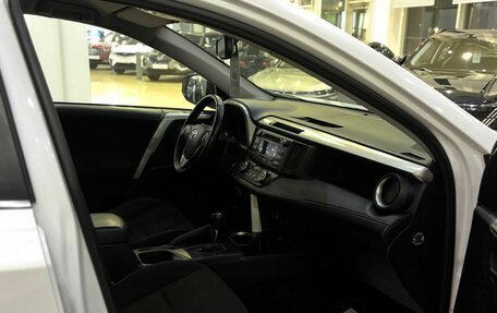 Toyota RAV4, 2019 год, 2 599 000 рублей, 8 фотография