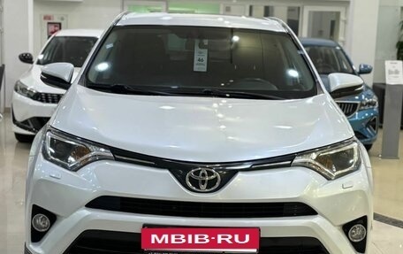Toyota RAV4, 2019 год, 2 599 000 рублей, 2 фотография