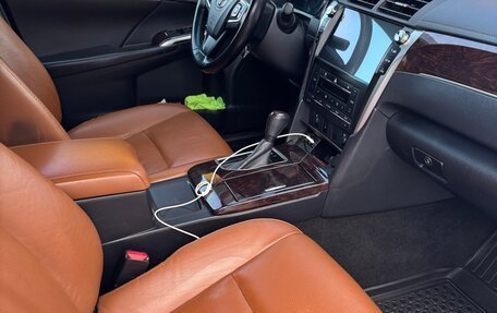 Toyota Camry, 2017 год, 2 220 000 рублей, 4 фотография