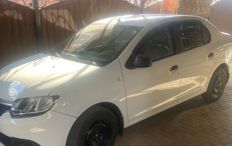 Renault Logan II, 2017 год, 600 000 рублей, 2 фотография