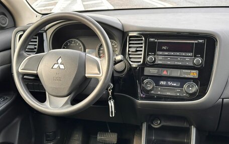 Mitsubishi Outlander III рестайлинг 3, 2014 год, 1 199 000 рублей, 5 фотография