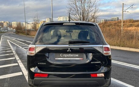 Mitsubishi Outlander III рестайлинг 3, 2014 год, 1 199 000 рублей, 10 фотография