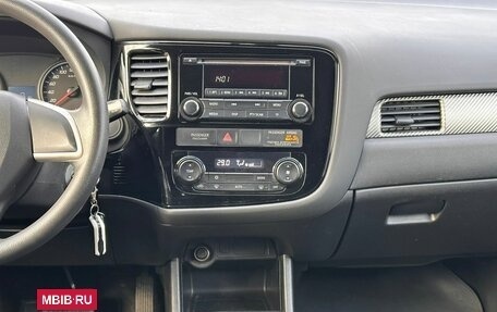 Mitsubishi Outlander III рестайлинг 3, 2014 год, 1 199 000 рублей, 17 фотография