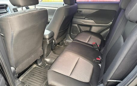 Mitsubishi Outlander III рестайлинг 3, 2014 год, 1 199 000 рублей, 20 фотография