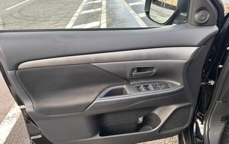 Mitsubishi Outlander III рестайлинг 3, 2014 год, 1 199 000 рублей, 19 фотография