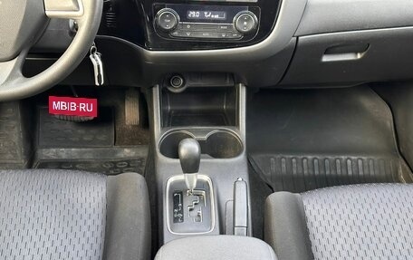 Mitsubishi Outlander III рестайлинг 3, 2014 год, 1 199 000 рублей, 18 фотография