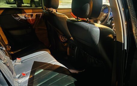 Infiniti QX70, 2015 год, 2 700 000 рублей, 13 фотография