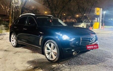 Infiniti QX70, 2015 год, 2 700 000 рублей, 11 фотография