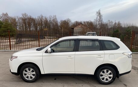 Mitsubishi Outlander III рестайлинг 3, 2013 год, 880 000 рублей, 4 фотография