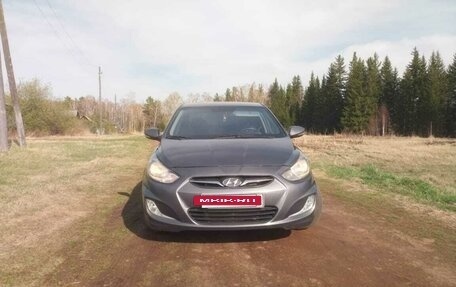 Hyundai Solaris II рестайлинг, 2011 год, 740 000 рублей, 2 фотография